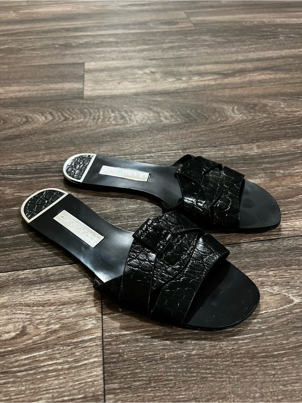 ZARA Black Croc-Texture Leather Slide Sandals - Women's size EUR 39 or US 9